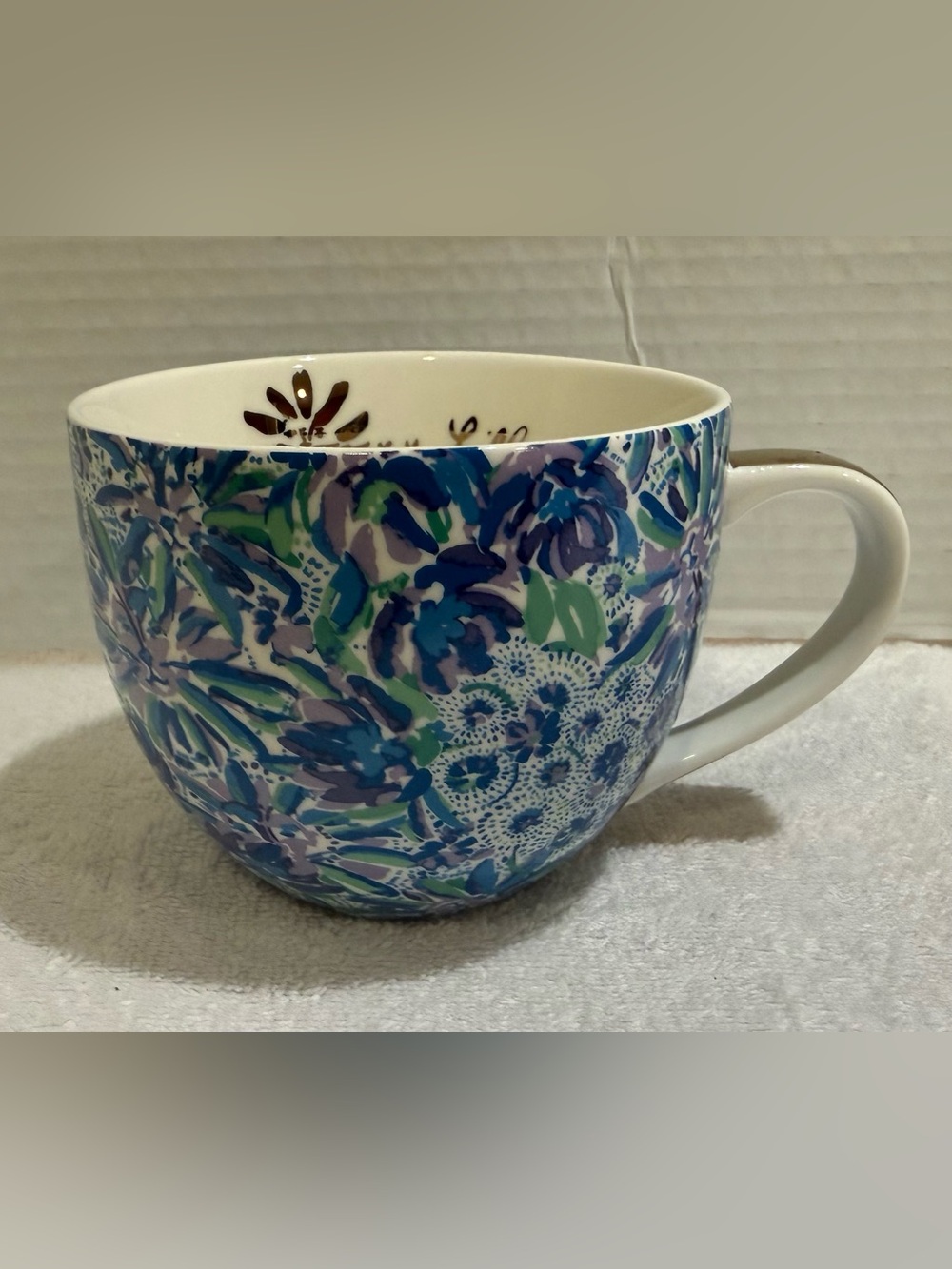 Lilly Pulitzer Coffee Mug 16 oz Ceramic Cup Blue Floral & Gold Lion Gold Handle